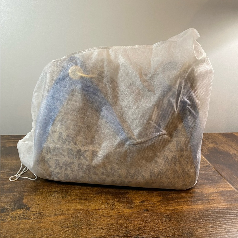 NWT Michael Kors Ludlow bag RARE Blue trim - Picture 9 of 16
